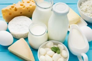 Leche semidesnatada desnatada y entera Cuáles son las diferencias y