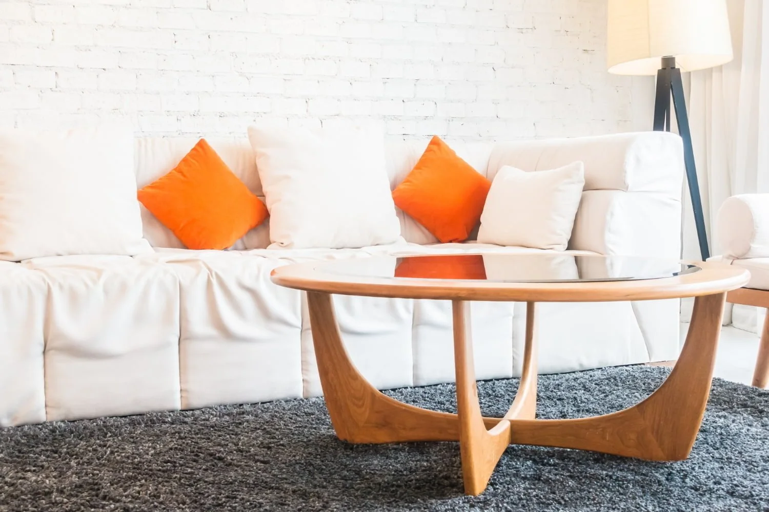 Cómo combinar el sofá con la mesa de centro sin temor a equivocarte